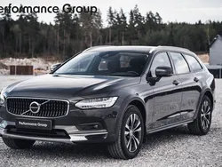 Mörkgrå Begagnad 2020 Volvo V90 CC Momentum Kombi | 299 000 kr (Bra pris)