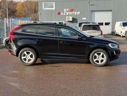 Svart Begagnad 2016 Volvo XC60 SUV | 109 999 kr (Marknadspris)