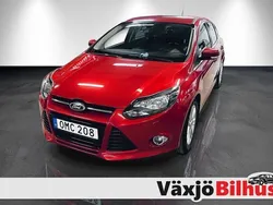 Röd Begagnad 2013 Ford Focus Titanium Halvkombi | 79 900 kr (Dyr)