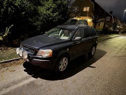 Svart Begagnad 2005 Volvo XC90 SUV | 77 500 kr (Marknadspris)