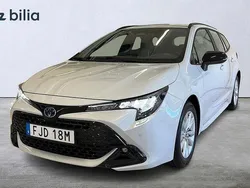 Grå Ny 2025 Toyota Corolla Active Kombi | 319 900 kr (Marknadspris)