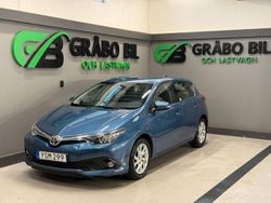 Blå Begagnad 2017 Toyota Auris Active Halvkombi | 99 900 kr (Marknadspris)