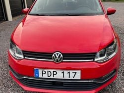 Röd Begagnad 2017 VW Polo Halvkombi | 89 500 kr (Bra pris)