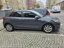 Grå Begagnad 2021 Kia Rio Advance Halvkombi | 149 500 kr (Bra pris)