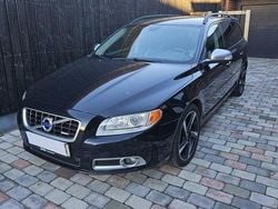 Svart Begagnad 2011 Volvo V70 R-Design Kombi | 89 000 kr