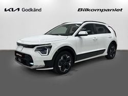 Vit Begagnad 2022 Kia e-Niro SUV | 324 900 kr (Marknadspris)