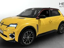Gul (yellow) Begagnad 2025 Renault R5 Iconic Halvkombi | 384 900 kr (Superpris)