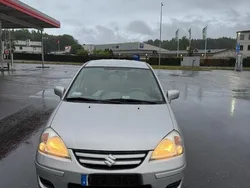 Silver Begagnad 2004 Suzuki Liana Halvkombi | 20 000 kr (Bra pris)