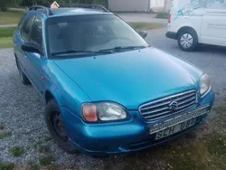 Blå Begagnad 2001 Suzuki Baleno Kombi | 14 000 kr