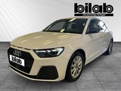 Vit Begagnad 2022 Audi A1 Sportback Proline Halvkombi | 209 000 kr (Marknadspris)