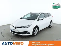 Vit Begagnad 2016 Toyota Auris Touring Sports Active Kombi | 150 000 kr (Bra pris)