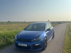 Blå Begagnad 2010 VW Golf VI R Halvkombi | 138 000 kr (Lite dyr)