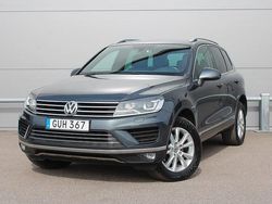Mörkgrå (grå) Begagnad 2015 VW Touareg SUV | 179 800 kr (Bra pris)