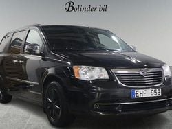 Svart Begagnad 2013 Lancia Voyager Minibuss | 108 900 kr (Bra pris)