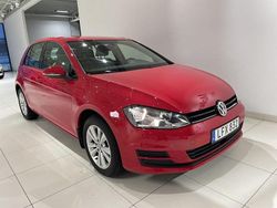 Röd Begagnad 2016 VW Golf VII Halvkombi | 129 900 kr (Marknadspris)