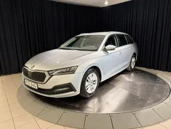 Silver metallic Begagnad 2022 Skoda Octavia Ambition Kombi | 214 900 kr (Marknadspris)