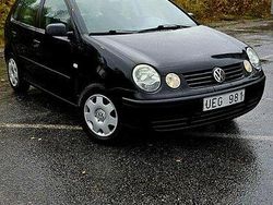 Svart Begagnad 2003 VW Polo Halvkombi | 24 900 kr (Marknadspris)