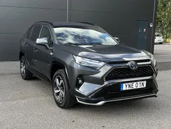 Mörkgrå Begagnad 2022 Toyota RAV4 Hybrid Edition SUV | 409 000 kr (Bra pris)