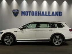 Vit Begagnad 2022 VW Passat Alltrack Kombi | 299 900 kr (Bra pris)