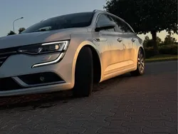 Vit Begagnad 2016 Renault Talisman GrandTour Kombi | 150 000 kr (Marknadspris)