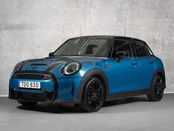 Blå Begagnad 2022 Mini Cooper S Halvkombi | 269 000 kr (Lite dyr)