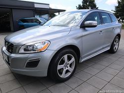 Silver samma som bilen, svart Begagnad 2010 Volvo XC60 R-Design SUV | 99 900 kr (Marknadspris)