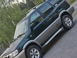 Grön Begagnad 2000 Nissan Terrano SUV | 35 000 kr