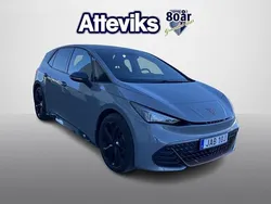 Ljusgrå (grå) Begagnad 2023 Cupra Born Halvkombi | 259 900 kr (Marknadspris)