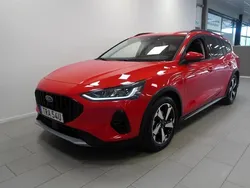 Röd/orange Begagnad 2023 Ford Focus Active Kombi | 289 900 kr (Marknadspris)