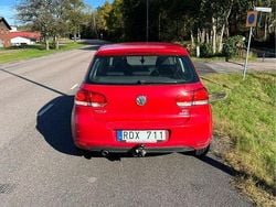 Röd Begagnad 2012 VW Golf VII Halvkombi | 75 000 kr (Marknadspris)
