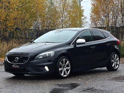 Svart Begagnad 2013 Volvo V40 R-Design Summum Kombi | 89 900 kr (Marknadspris)