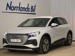 Vit (glaciärvit metallic) Begagnad 2022 Audi Q4 e-tron Advanced SUV | 449 900 kr (Lite dyr)