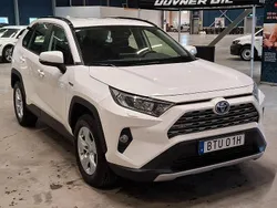 Vit Begagnad 2019 Toyota RAV4 Hybrid Active SUV | 309 900 kr (Marknadspris)