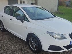 Vit Begagnad 2009 Seat Ibiza Reference Halvkombi | 39 000 kr (Marknadspris)