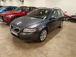 Grå Begagnad 2011 Volvo V50 Kinetic Kombi | 39 900 kr (Marknadspris)
