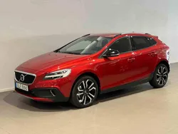 Röd Begagnad 2019 Volvo V40 CC Kombi | 214 500 kr (Marknadspris)
