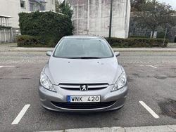 Grå Begagnad 2005 Peugeot 307 Halvkombi | 7 000 kr (Superpris)