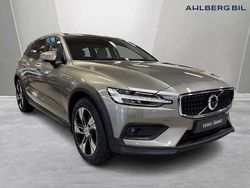 Begagnad 2021 Volvo V60 CC Kombi | 349 500 kr (Marknadspris)