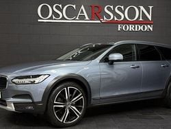 Ljusblå (blå) Begagnad 2018 Volvo V90 CC Inscription Kombi | 309 900 kr (Marknadspris)