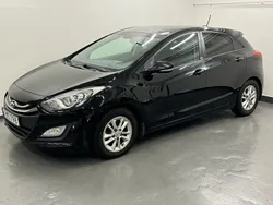 Svart Begagnad 2014 Hyundai i30 Premium Halvkombi | 99 900 kr (Lite dyr)