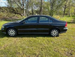 Svart Begagnad 2004 Volvo S60 Sedan | 28 500 kr (Marknadspris)
