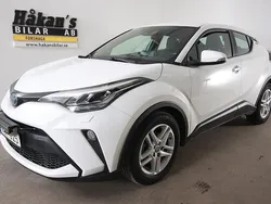 Vit Begagnad 2022 Toyota C-HR Active SUV | 259 500 kr (Marknadspris)