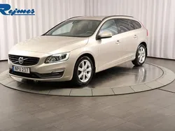 Ljusbrun (luminous sand met) Begagnad 2018 Volvo V60 Standard Kombi | 159 100 kr (Marknadspris)