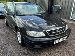 Svart Begagnad 2001 Opel Omega Kombi | 13 500 kr
