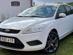 Vit Begagnad 2008 Ford Focus Kombi | 29 000 kr (Marknadspris)