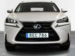 Vit Begagnad 2016 Lexus NX300h Business Edition SUV | 240 000 kr (Marknadspris)