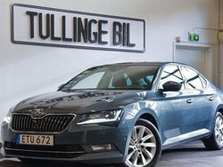 Mörkgrå Begagnad 2018 Skoda Superb Business Line Halvkombi | 187 900 kr (Marknadspris)