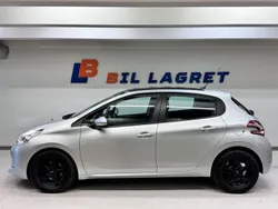 Ljusgrå Begagnad 2013 Peugeot 208 Halvkombi | 59 900 kr (Marknadspris)