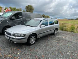 Ljusgrå Begagnad 2002 Volvo V70 Kombi | 14 900 kr (Superpris)