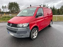 Röd Begagnad 2012 VW T5 Van | 89 900 kr (Superpris)